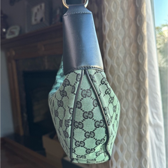 Gucci Green Monogram Shoulder Bag - Picture 2 of 12
